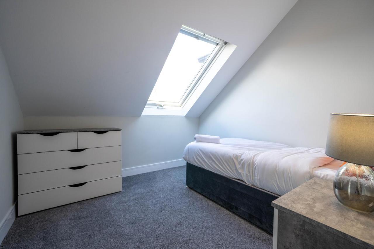 Three Bed Apartment Sleeps 5 In Botanic Belfast Exterior foto